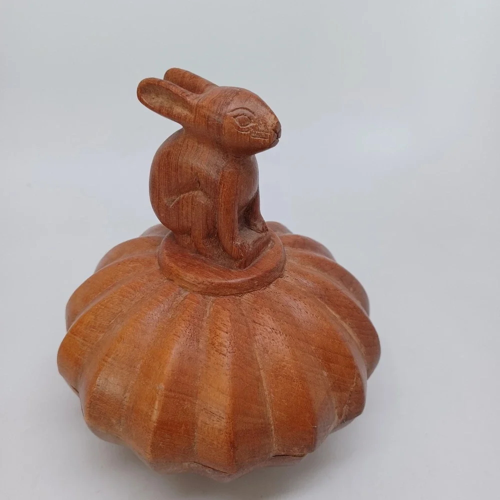 Hand Carved Wooden Rabbit Trinket Box Fluted Pumpkin‎ Shape Folk Art Bunny Decor